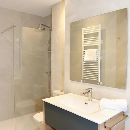 Piso De 3 Frente A La Catedral شقة بلباو