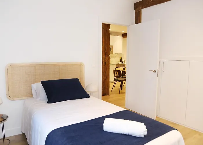 Piso De 3 Frente A La Catedral * Bilbao