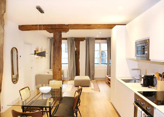 Piso De 3 Frente A La Catedral * Bilbao