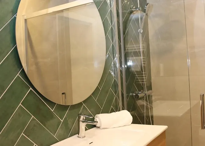 Piso De 3 Frente A La Catedral Bilbao