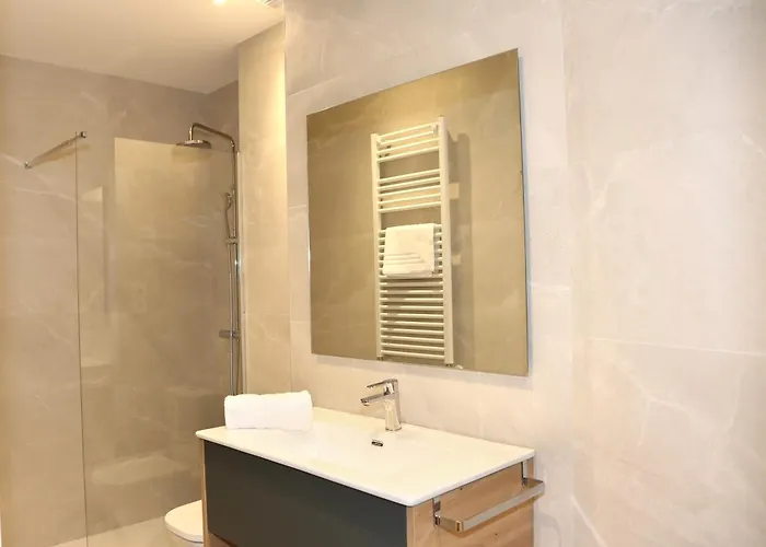 Piso De 3 Frente A La Catedral *