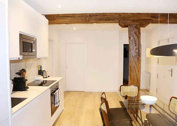 Piso De 3 Frente A La Catedral Bilbao