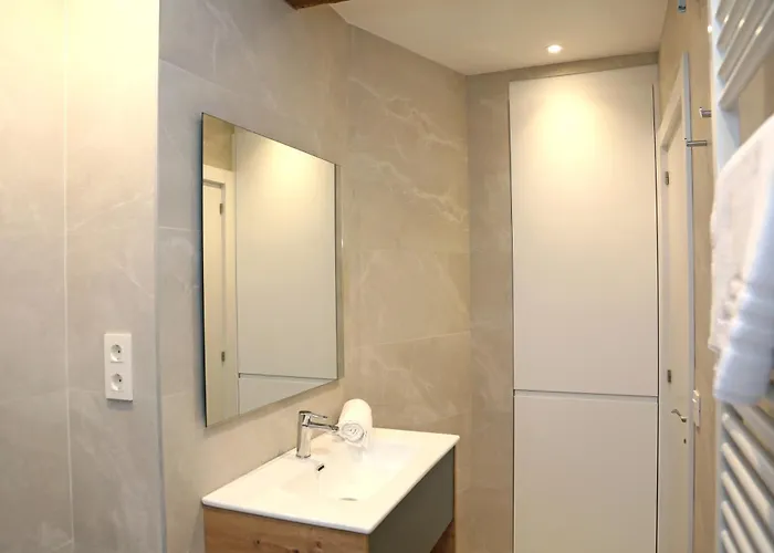 Piso De 3 Frente A La Catedral *