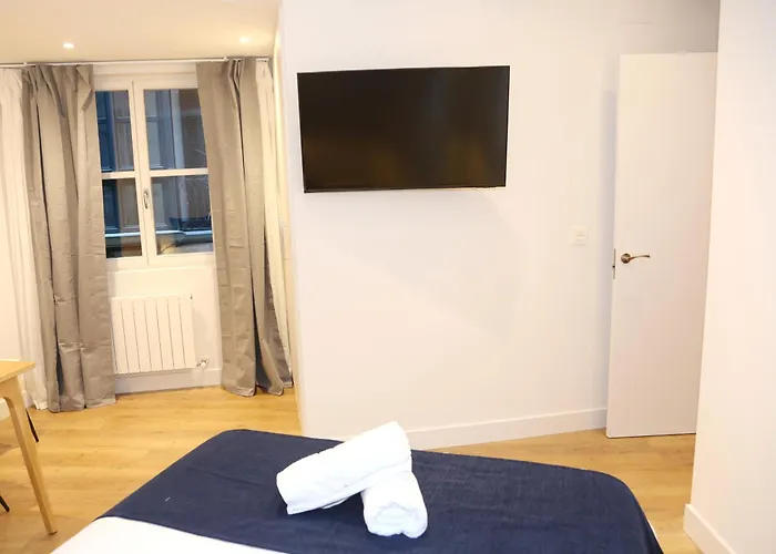 Piso De 3 Frente A La Catedral * Bilbao