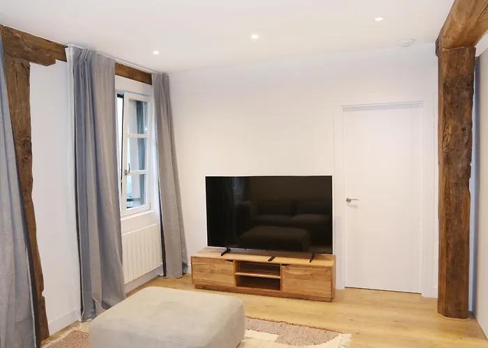 Piso De 3 Frente A La Catedral Apartment